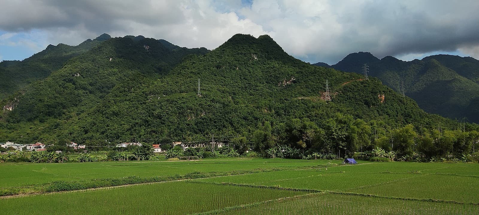 Mai Châu 2 ngày 1 đêm: Bản Lác – Nhà sàn – Múa xòe
